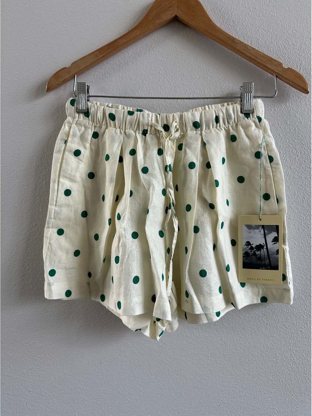 Birds of paradise Trovata Green Polka Dot Cream Shorts XS